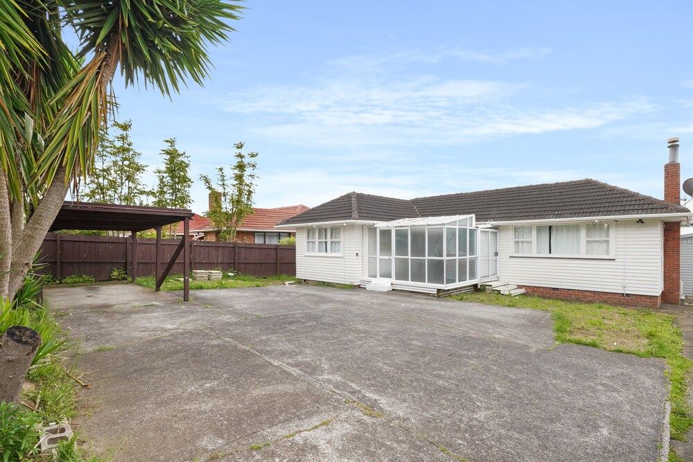 3 Bedroom In Papatoetoe w Parking - Wifi