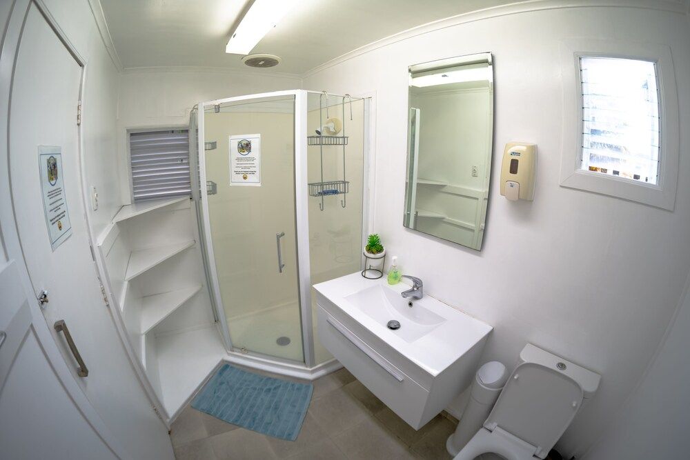 undefined The Red Monkey Travellers' Lodge - Hostel 3