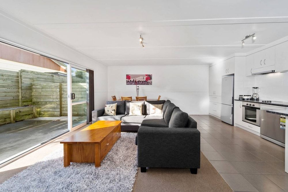 undefined Awesome Central Rotorua Pad 10