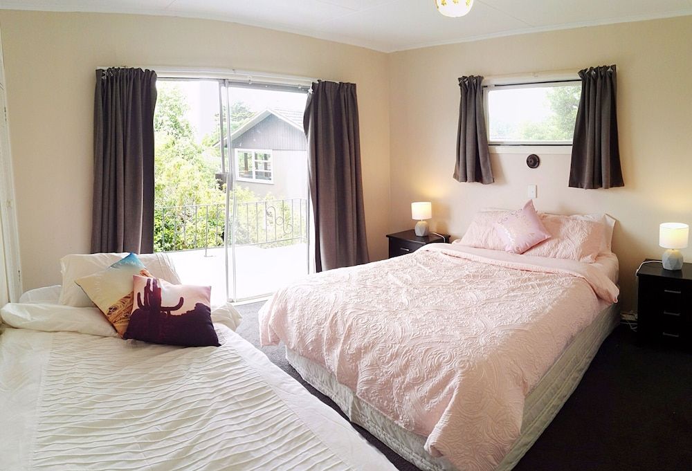undefined Hillside Heaven Quiet & Comfortable 10