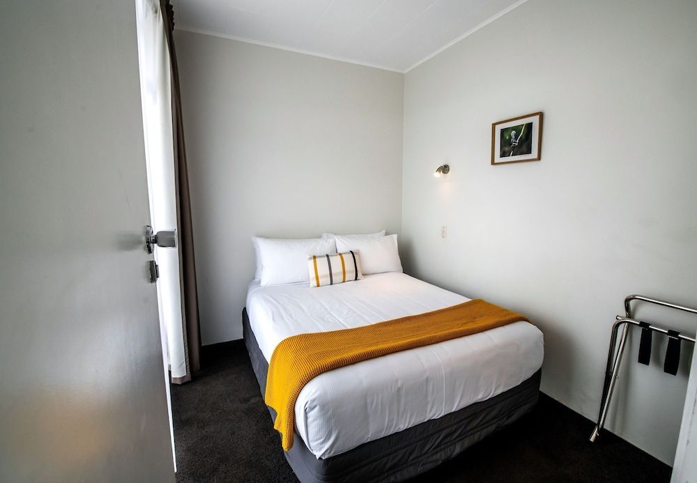 undefined Aura Accommodation 3