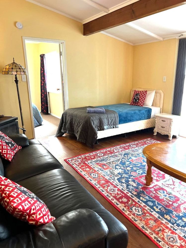 2 Bedroom with Mineral Hot Pool Unit 2