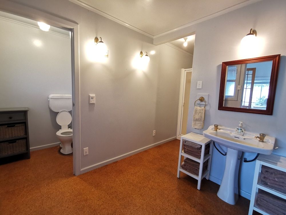 Parakai Geothermal Motel Villa with Private Mineral Hot Pool 6