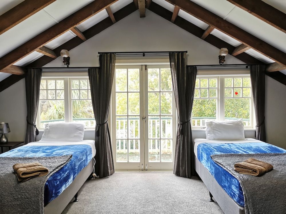 Parakai Geothermal Motel Villa with Private Mineral Hot Pool 3