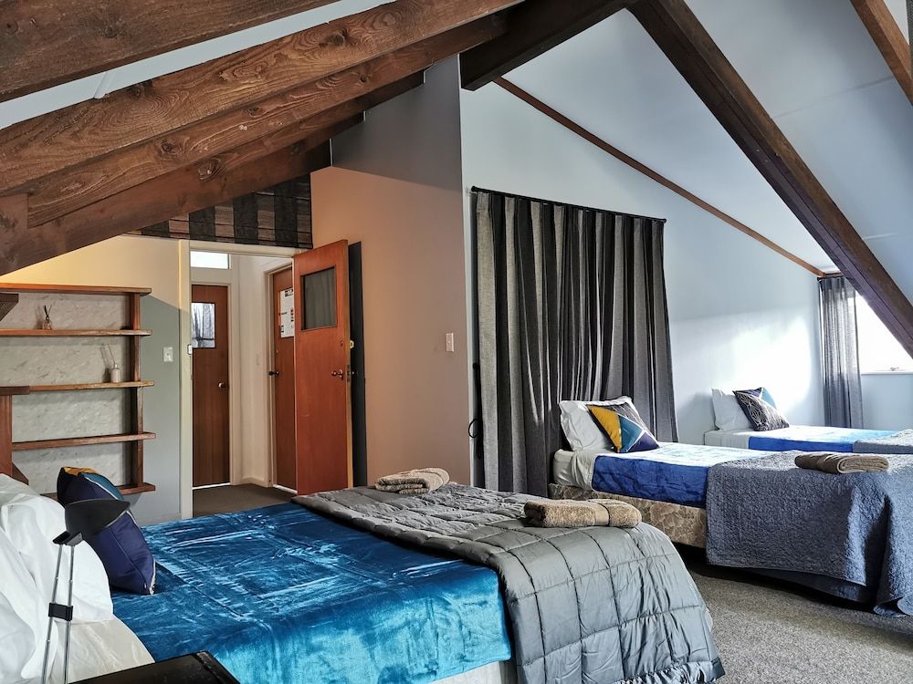 Parakai Geothermal Motel Villa with Private Mineral Hot Pool 2