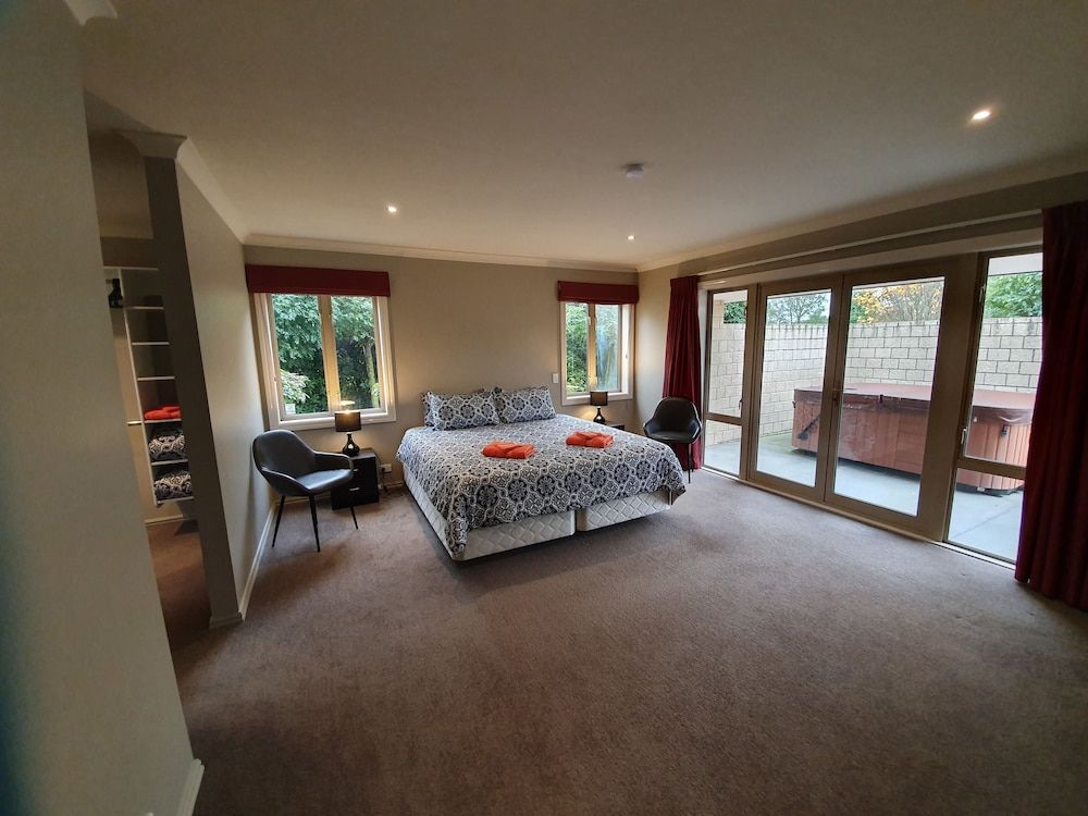 Premium King Ensuite