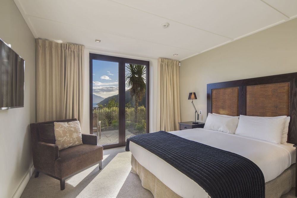 undefined Queenstown Heights 5