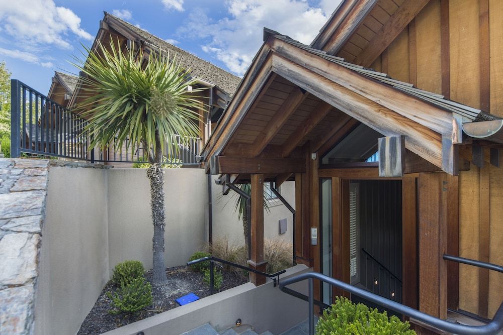 undefined Queenstown Heights