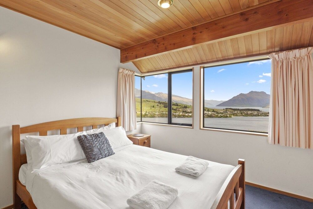 undefined Golden Heights 10