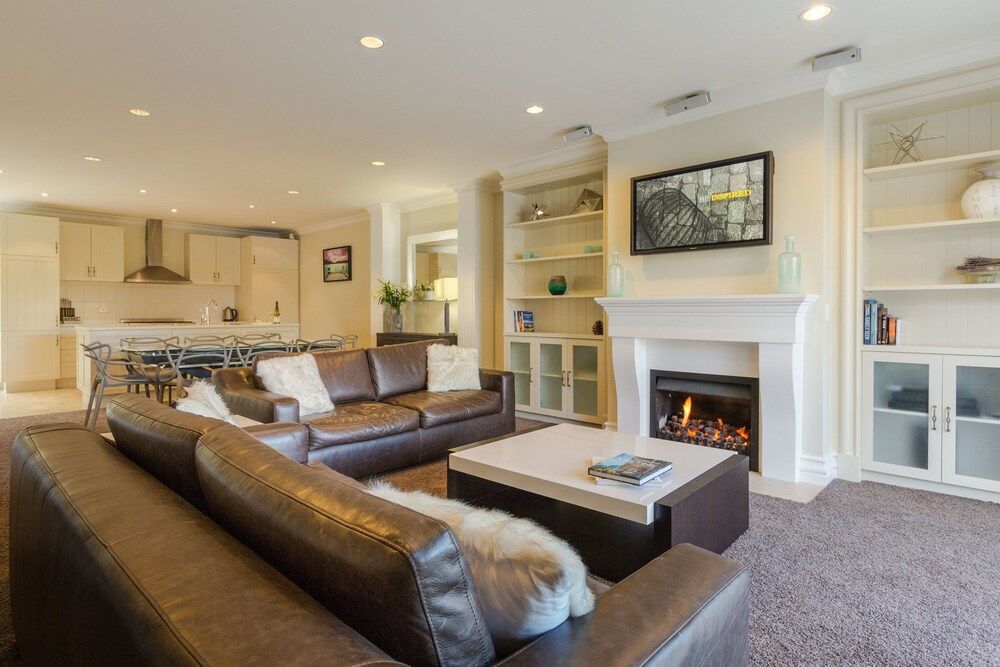 Lake Esplanade Villa Villa, 3 Bedrooms 10