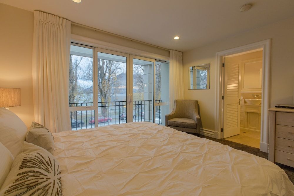 Lake Esplanade Villa Villa, 3 Bedrooms 20