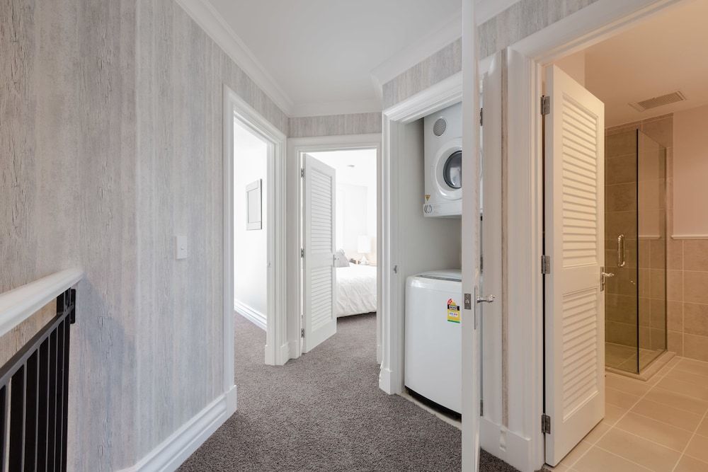 Lake Esplanade Villa Villa, 3 Bedrooms 12