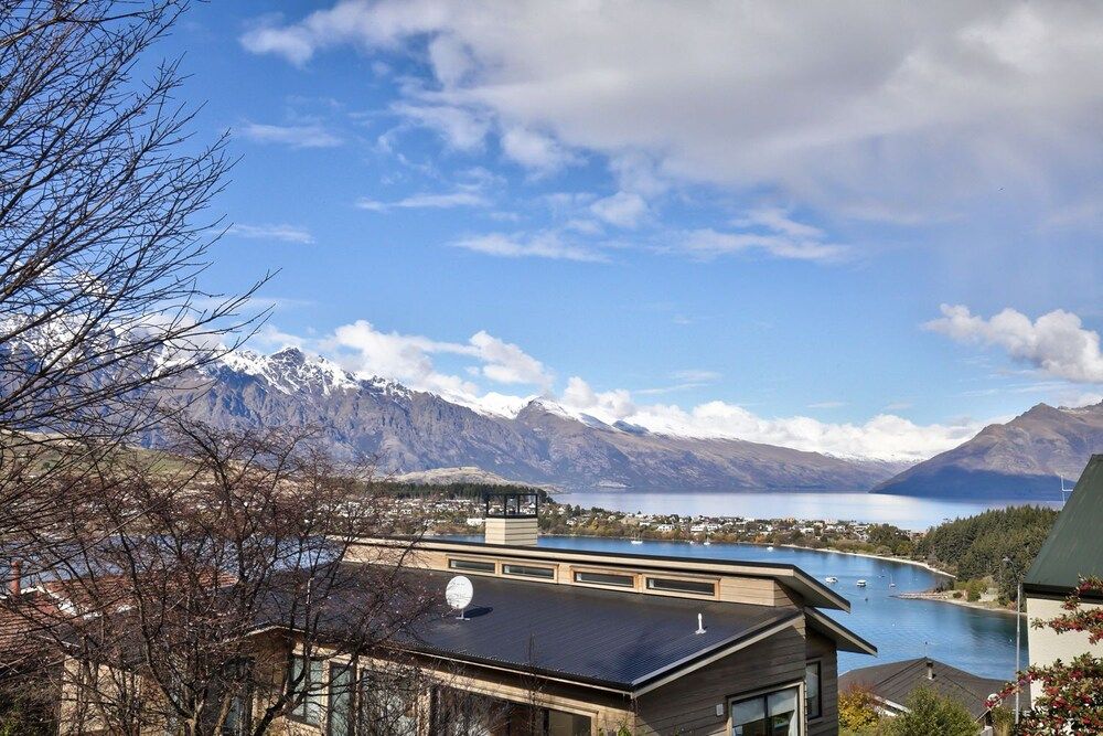 Scenic 1 Apartment, 2 Bedrooms, Kitchen, Partial Lake View 13