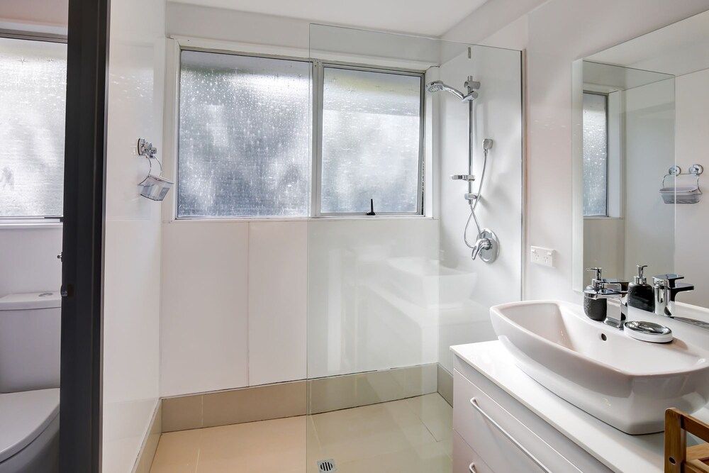 Scenic 1 Apartment, 2 Bedrooms, Kitchen, Partial Lake View 11