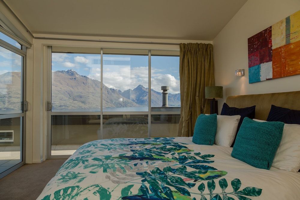 undefined Lake View Villa 2