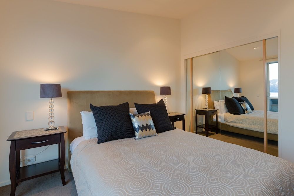 undefined Lake View Villa 6