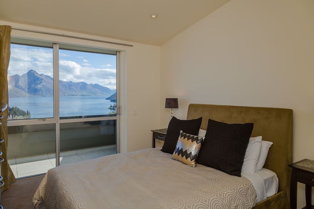 undefined Lake View Villa 4