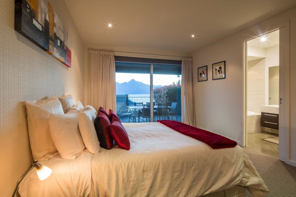 undefined Queenscliff Villa 10