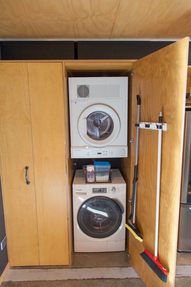 Award Winning Architecturally Designed Pad Design House, 2 Bedrooms 6