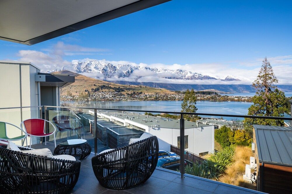 Modern Queenstown Apartment & Great Lake Views Comfort Apartment, 2 Bedrooms 12