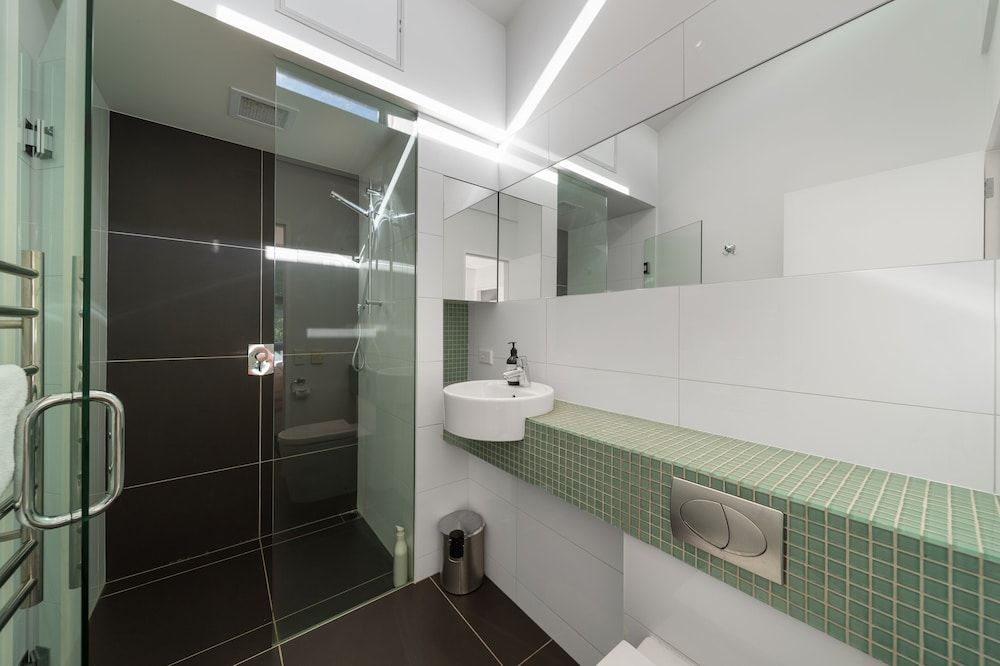 Modern Queenstown Apartment & Great Lake Views Comfort Apartment, 2 Bedrooms 10