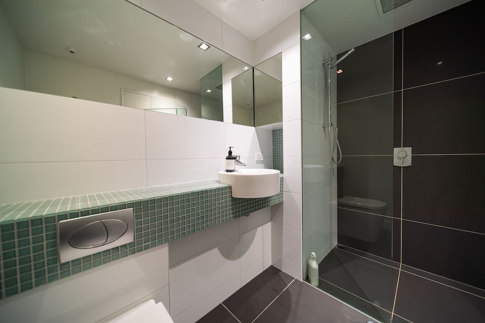 Modern Queenstown Apartment & Great Lake Views Comfort Apartment, 2 Bedrooms 11