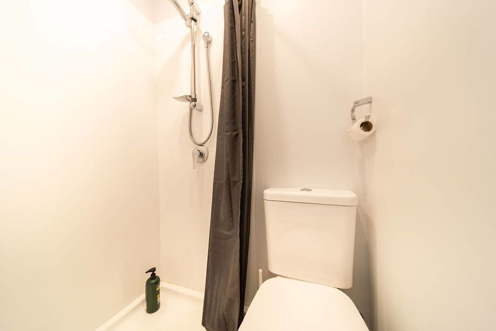 Modern Family Home 350 meters to Town Centre Family House, 3 Bedrooms 25