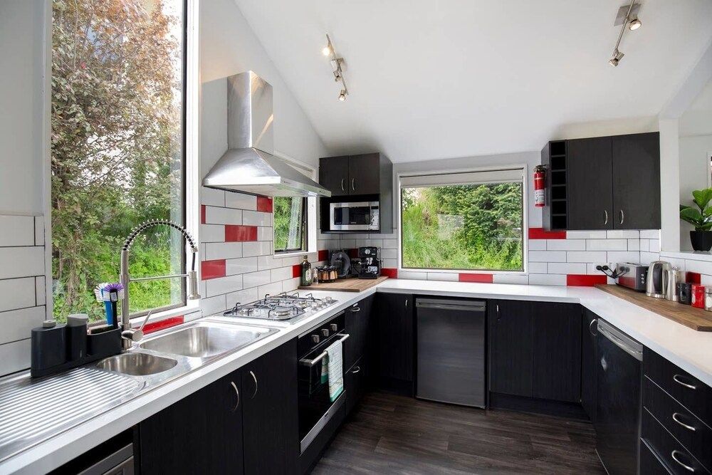 Modern Family Home 350 meters to Town Centre Family House, 3 Bedrooms 14