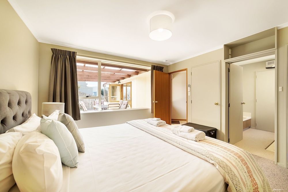 undefined Picturesque View 4