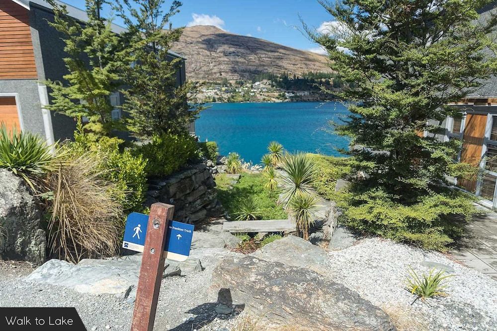 undefined Alpine Village - 2 Bedroom Executive Apartment 3