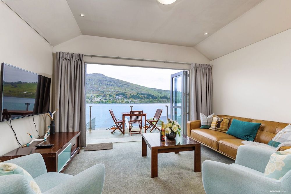 Alpine Village - 2 Bedroom Executive Apartment Private 2 Bedrooms Executive Apartment 8