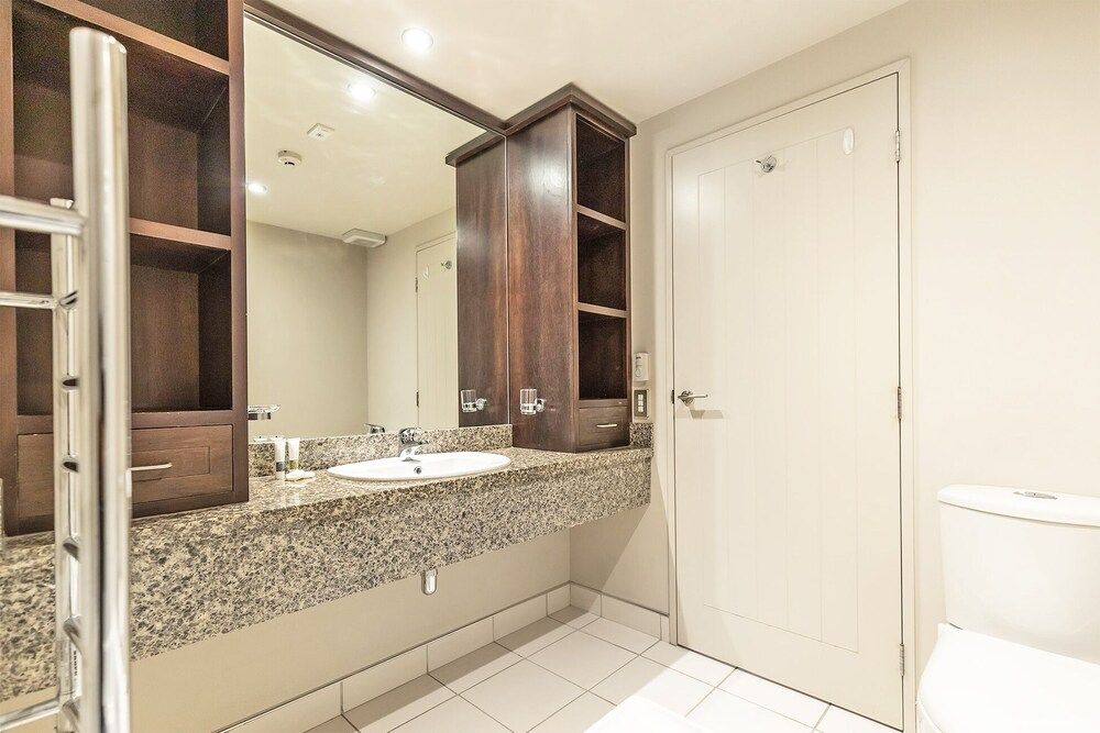 Alpine Village - 2 Bedroom Executive Apartment Private 2 Bedrooms Executive Apartment 11