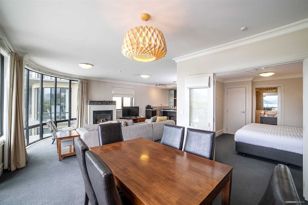 The Beacon - 2 Bedroom Luxe Apartment Private 2 Bedroom Deluxe Apartment 8