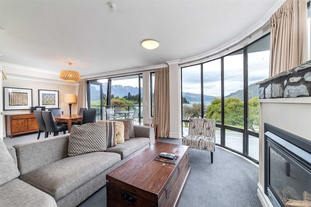 The Beacon - 2 Bedroom Luxe Apartment Private 2 Bedroom Deluxe Apartment 9