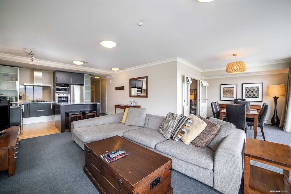 The Beacon - 2 Bedroom Luxe Apartment Private 2 Bedroom Deluxe Apartment 10