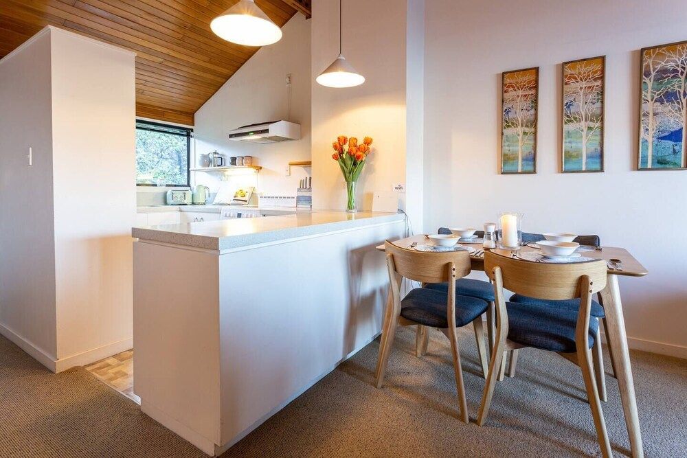 undefined Spacious Townhouse Incredible Alpine Lake Views 6