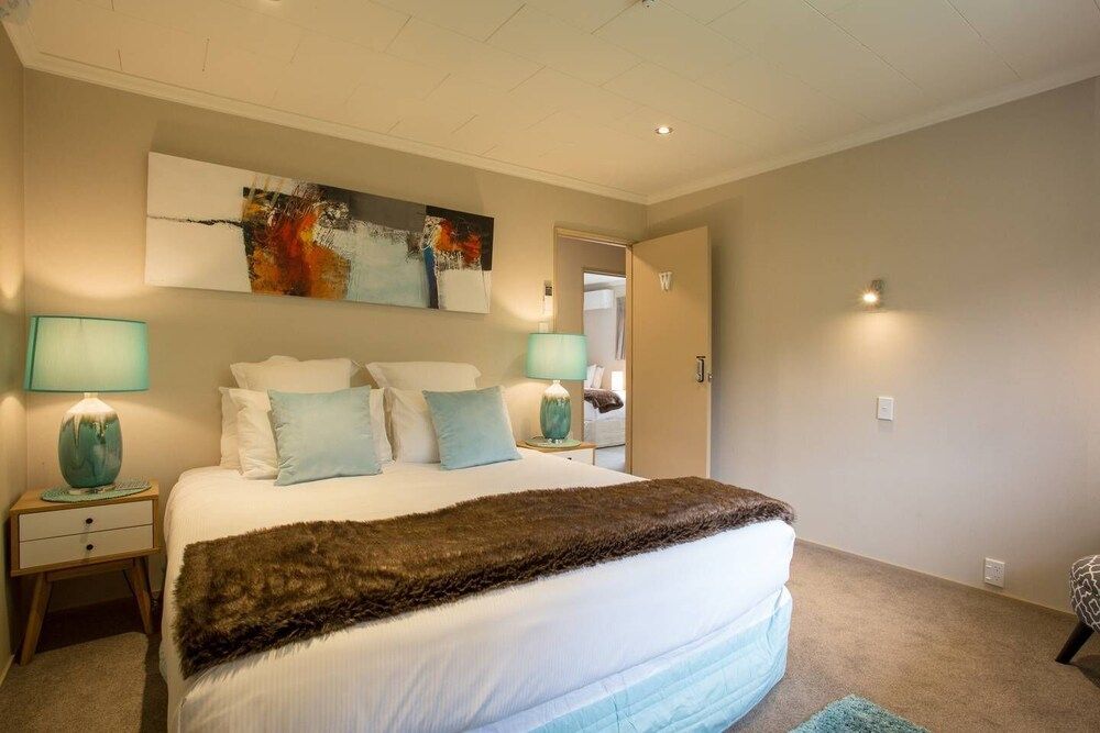 undefined Distinctive Mountain View Spacious Home 7