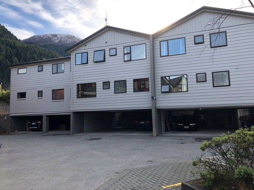 undefined Spacious Central City Apartment with Parking