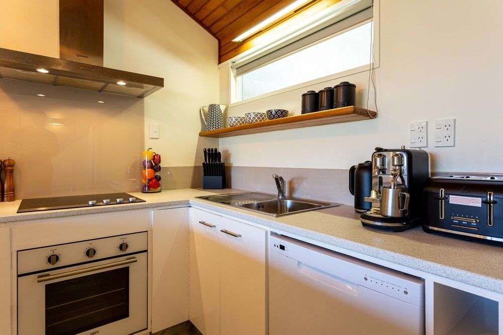 Alpine Gold With Incredible Lake Views SPA Villa (2 Bedrooms) 17