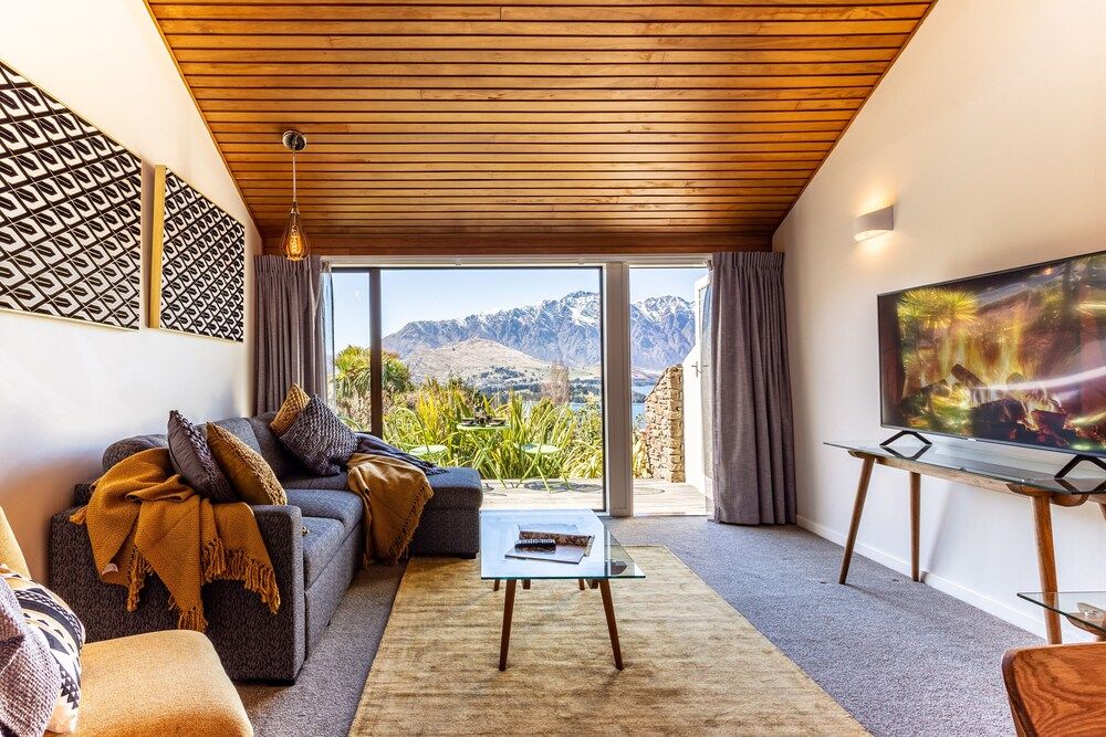 Alpine Gold With Incredible Lake Views SPA Villa (2 Bedrooms) 22