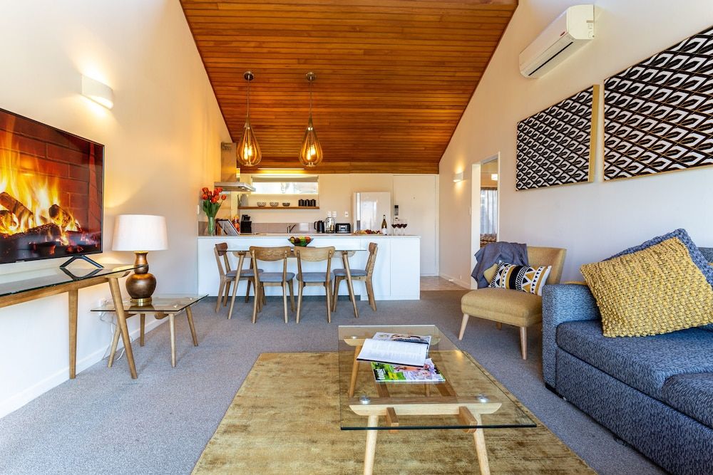 Alpine Gold With Incredible Lake Views SPA Villa (2 Bedrooms) 20