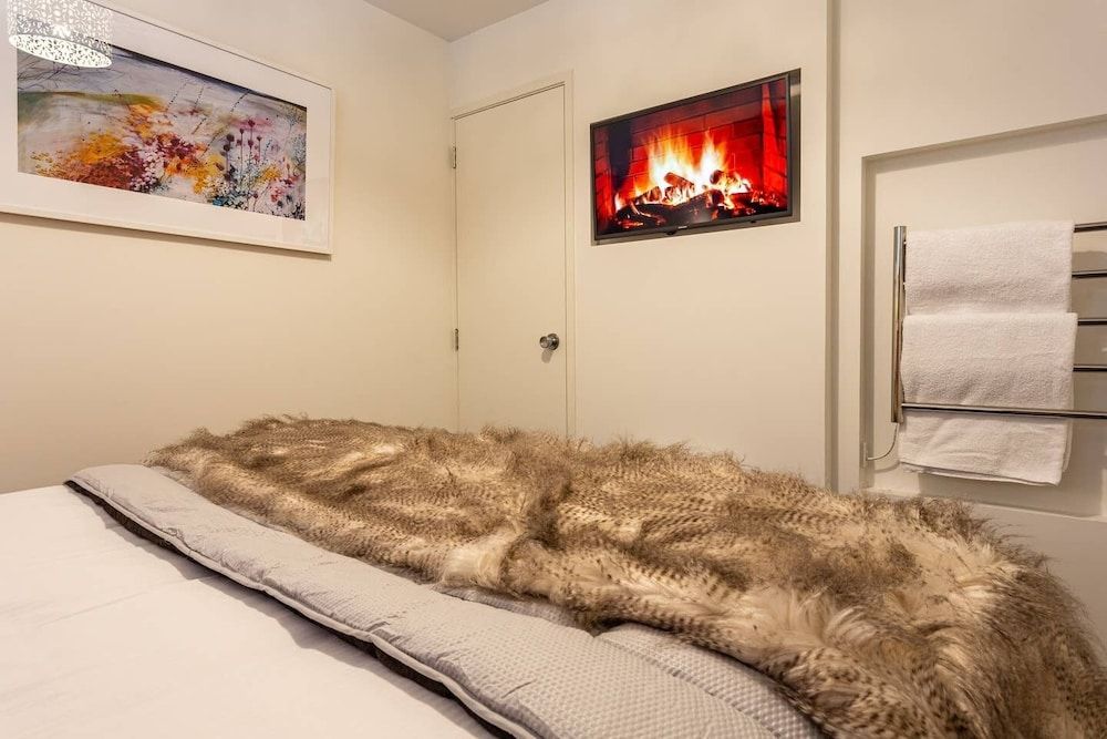 undefined Central City Apartment with Parking & Great Views 9