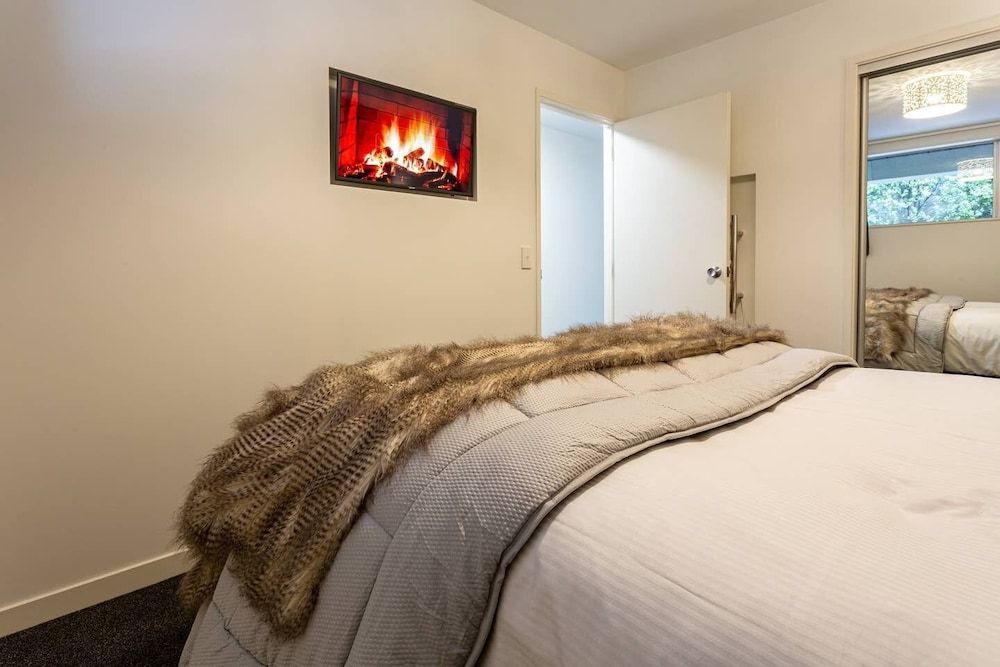 undefined Central City Apartment with Parking & Great Views 10