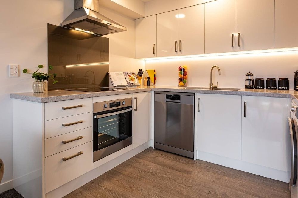 undefined Central City Apartment with Parking & Great Views 2