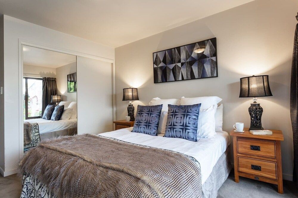 undefined Spacious Alpine Lake View Townhouse Walk TO Town 7