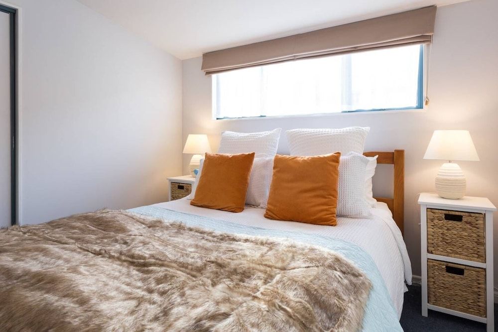 undefined Lake Edge Family Cottage Panoramic View 7