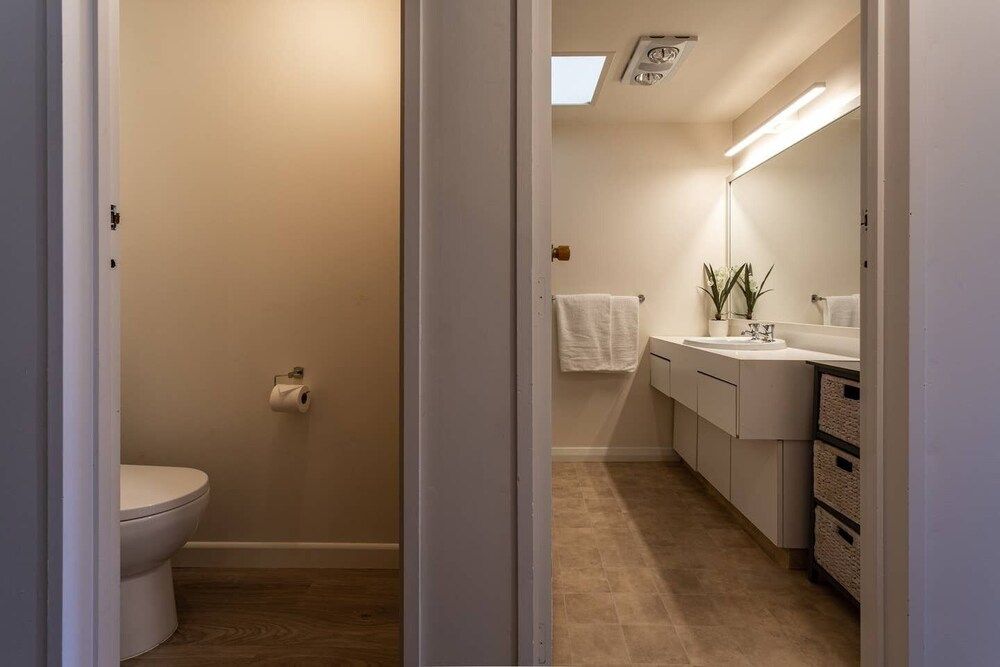 Amazing Lake View Spacious Townhouse with Parking Villa (2 Bedrooms) 15