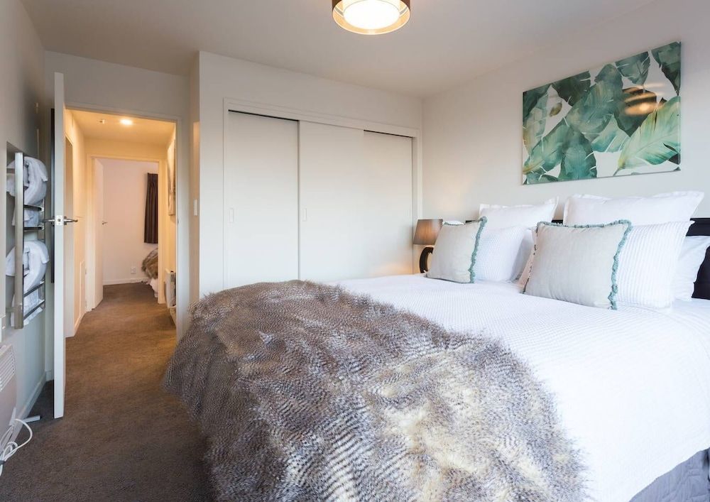 undefined Distinctive Adjacent Two Lake View Townhouses 6