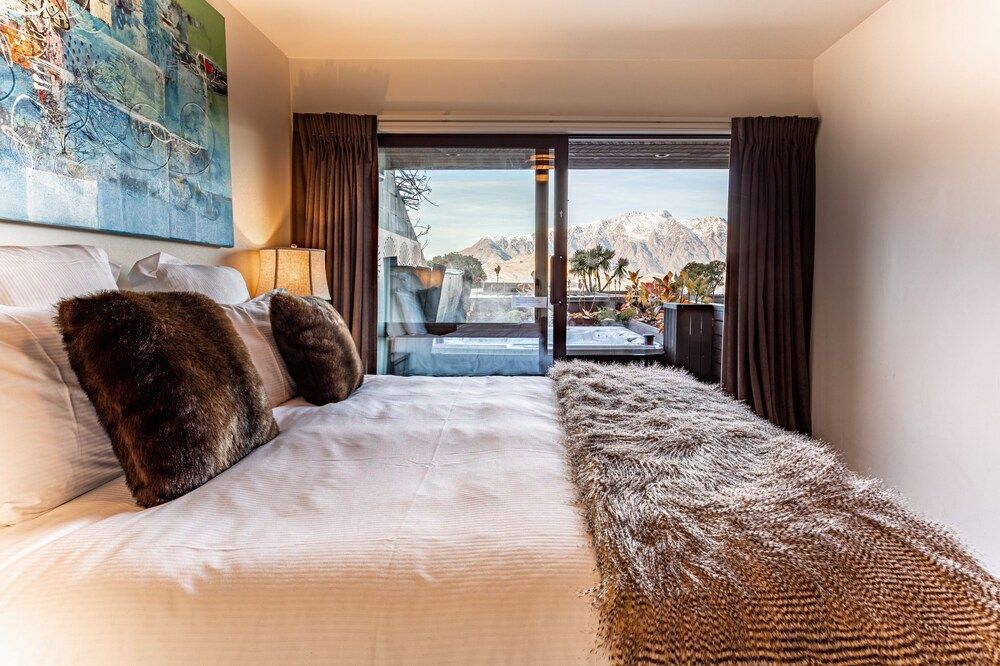 undefined Spacious Lake View Townhouse Unbelievable SPA 5