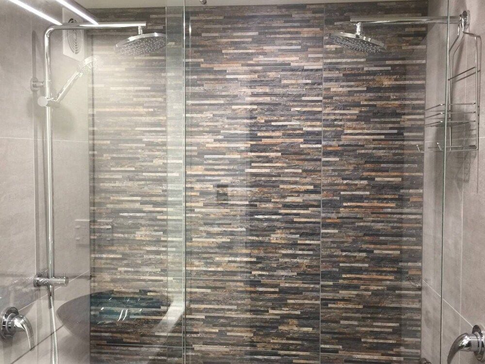 Spacious Lake View Townhouse Unbelievable SPA Villa (2 Bedrooms) 17